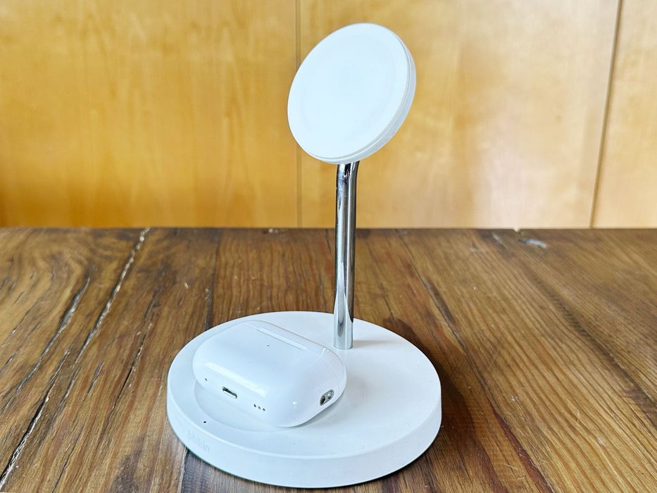 Belkin Boost Charge Pro 2-in-1 Wireless Charger – Excelente Estado