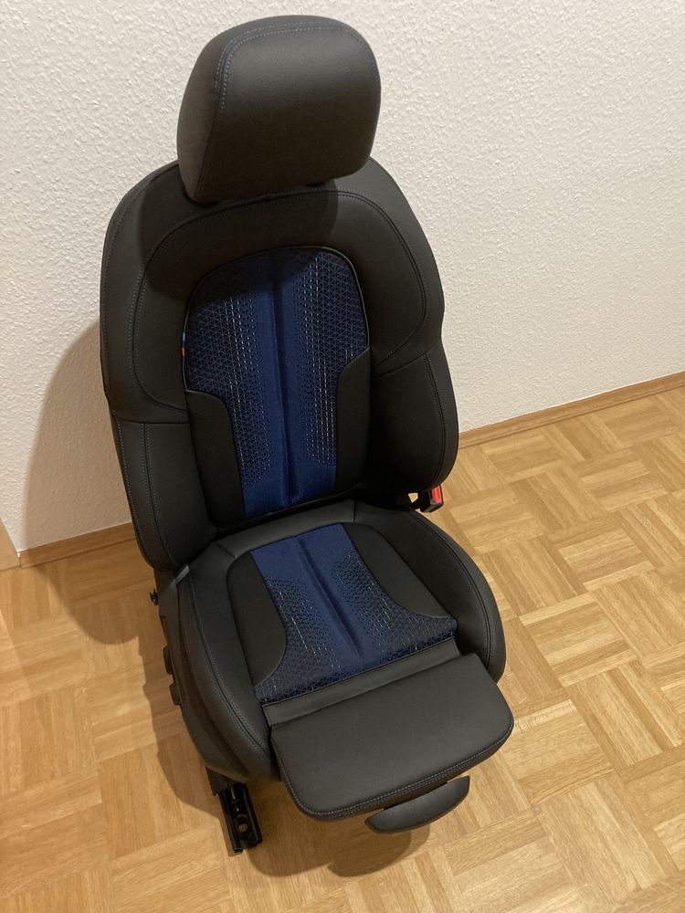 Fotel BMW F40/44 inne M Pakiet pasazer prawy kamper