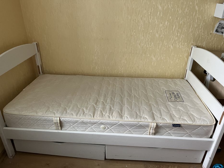 Ліжко з матрасом нестандартного розміру 170-80