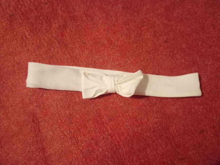 Opaska biała z kokardą