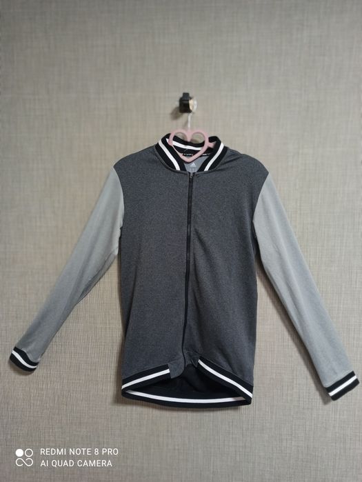 Велосипедна куртка  adidas розмір M
