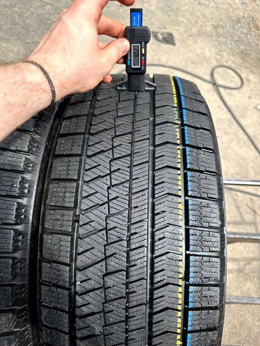 Шины Demo 225 50 R 18 Bridgestone Blizzak VRX 2 Пара зима Япония