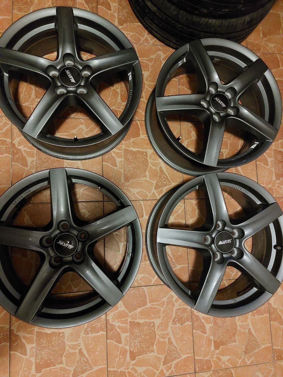 Продам диски 5x108 r17