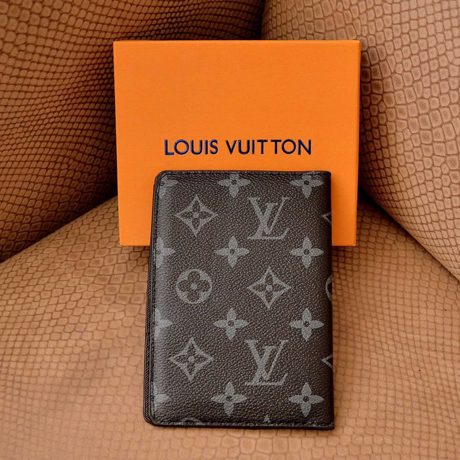 Обкладинка на паспорт Louis Vuitton обложка документов загранпаспорт