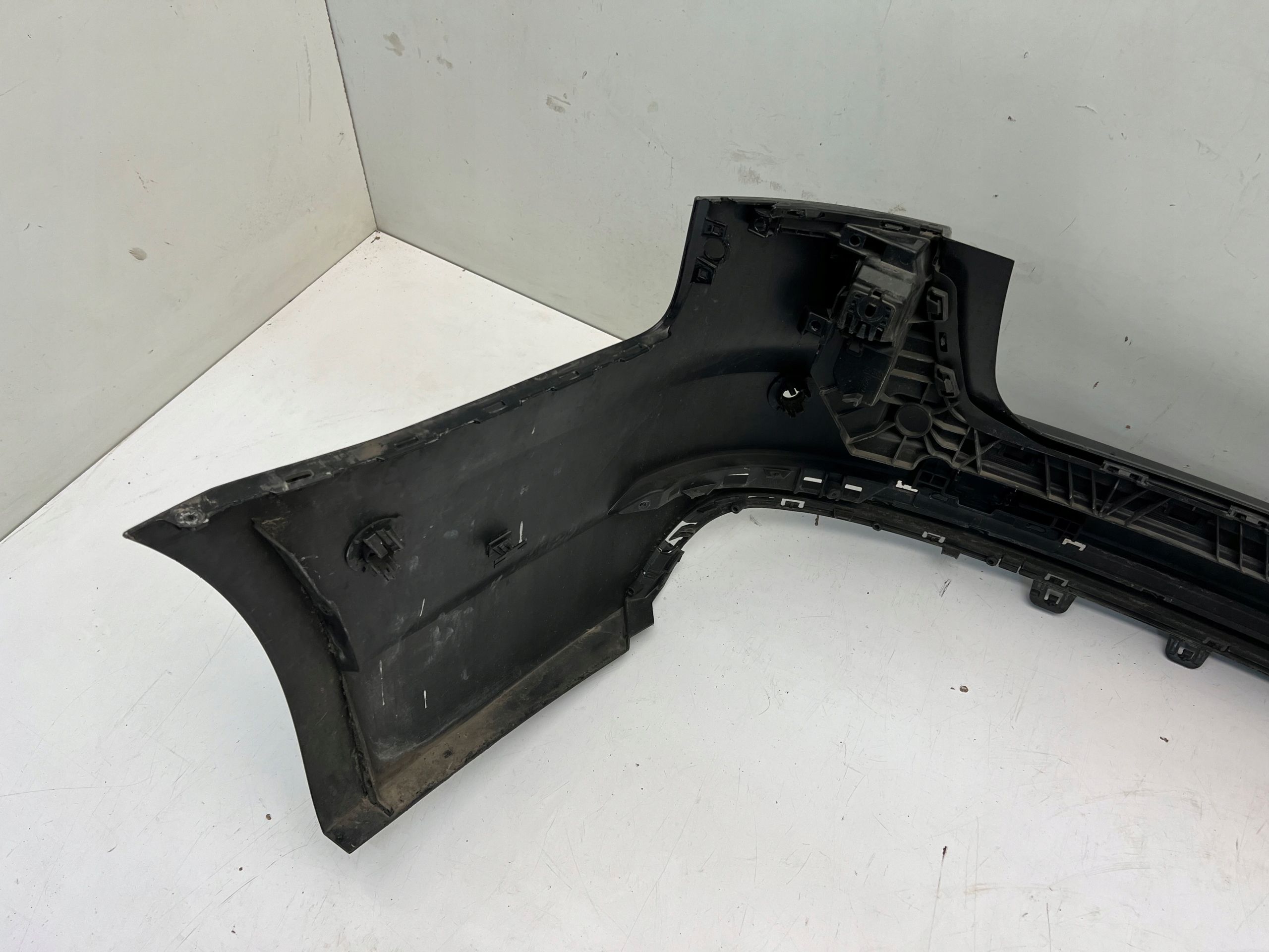 Audi A4 B9 8W9 Kombi s line Zderzak Tylny tył 6xPDC oryginał 15