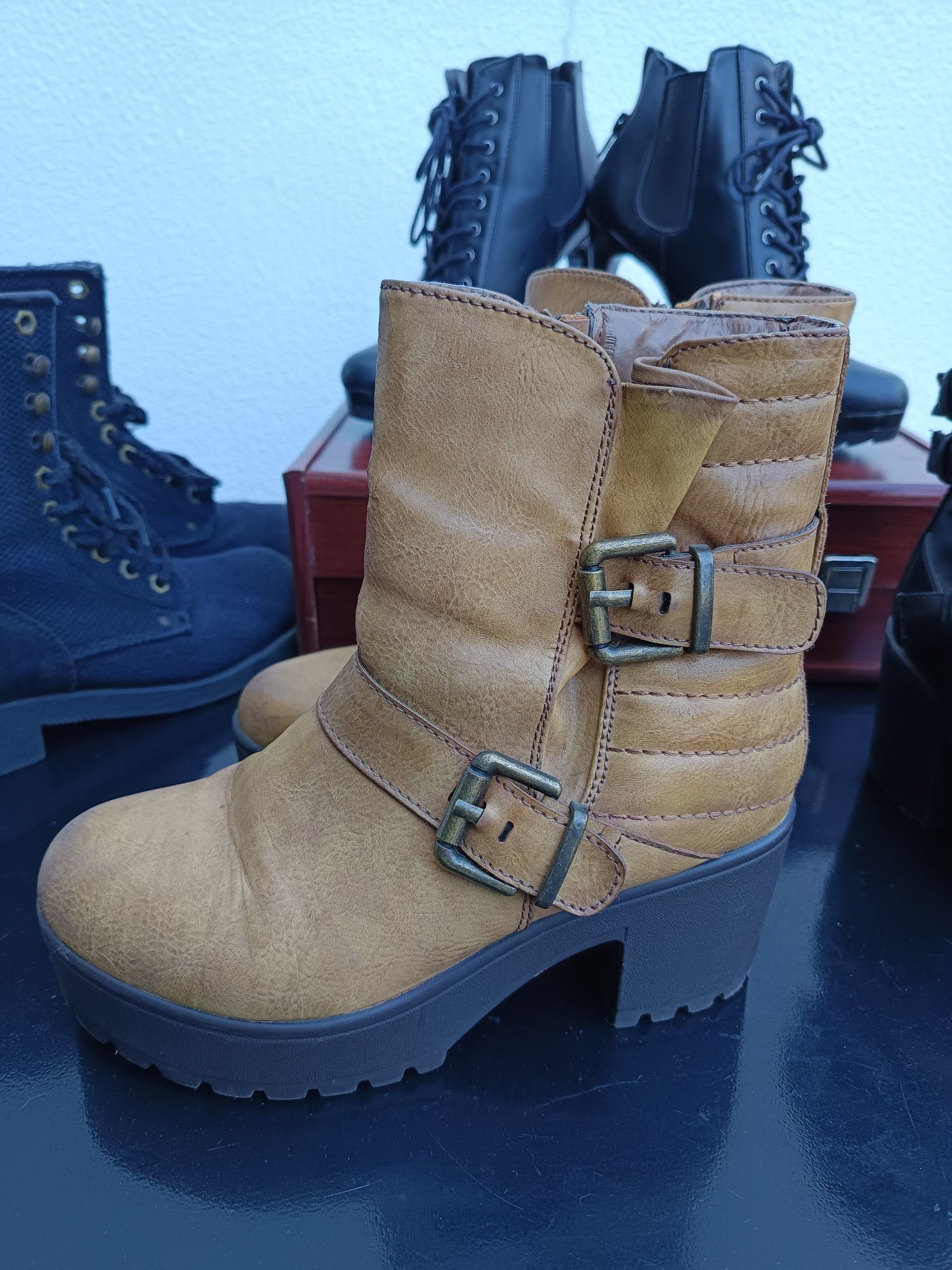 Várias botas 37/38