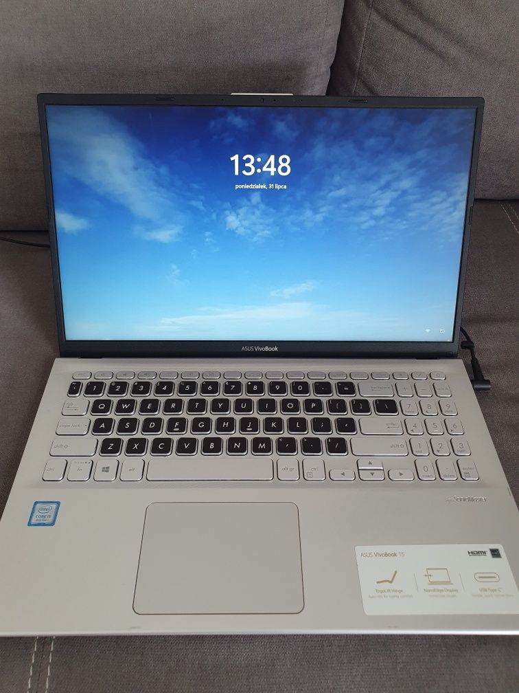 ASUS VivoBook 15 R564UA i5-8250U 8GB 256SSD Win10