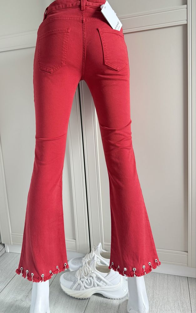 Pinko nowe jeansy 7/8 czerwone flare zdobione nogawki 26 s