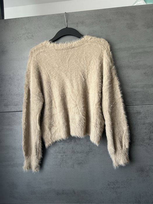 Nowy włochaty sweter kardigan M 38 dekolt V w serek, rozpinany