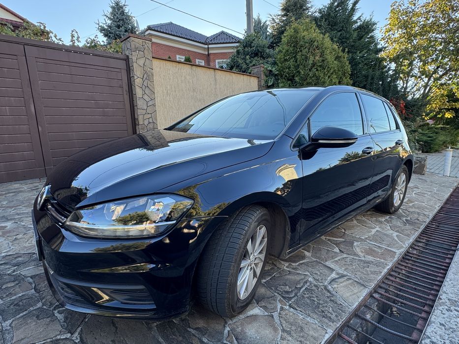 Фольксваген гольф 7  2020г