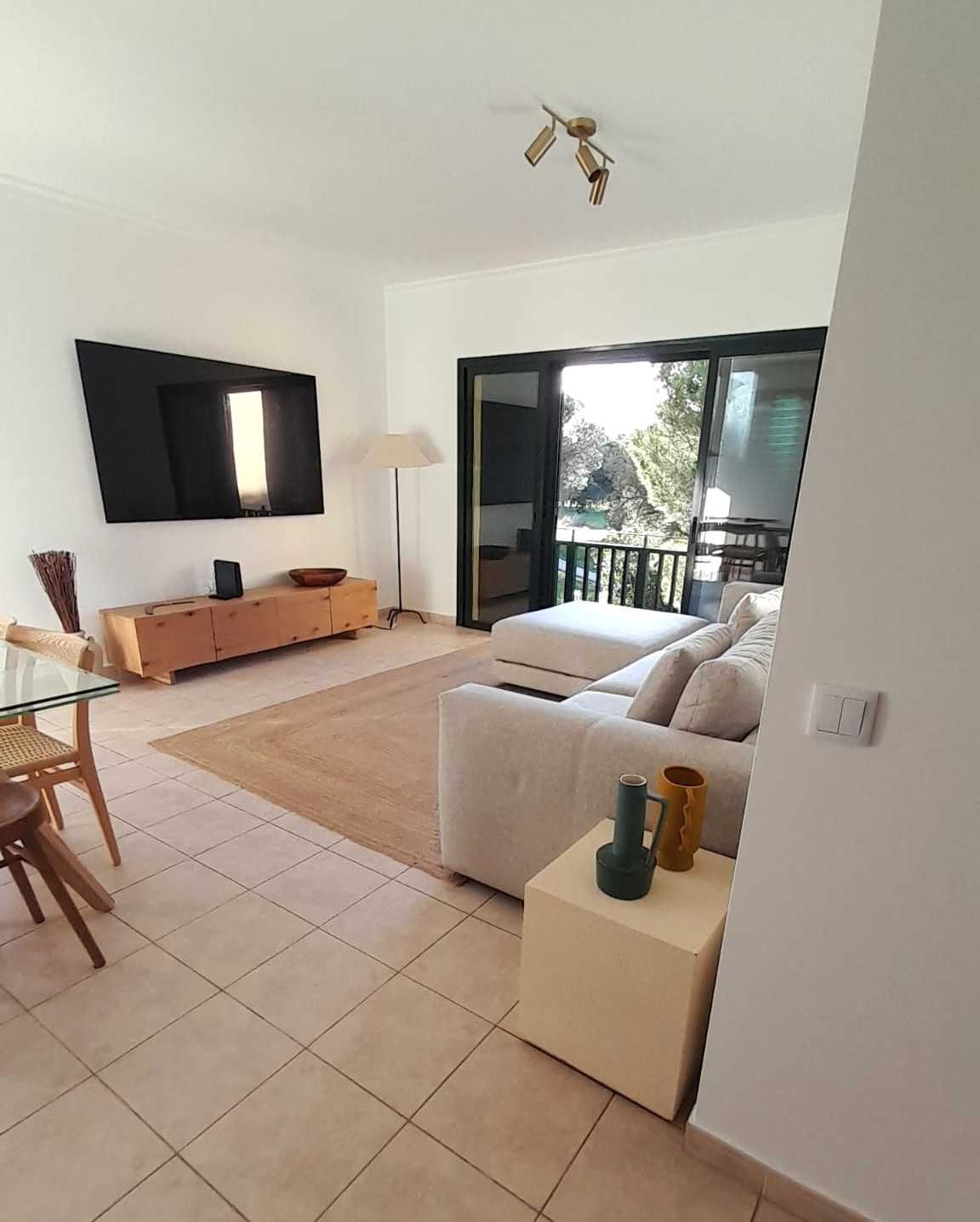 Para Alugar – Apartamento Moderno com Vista para o Golfe