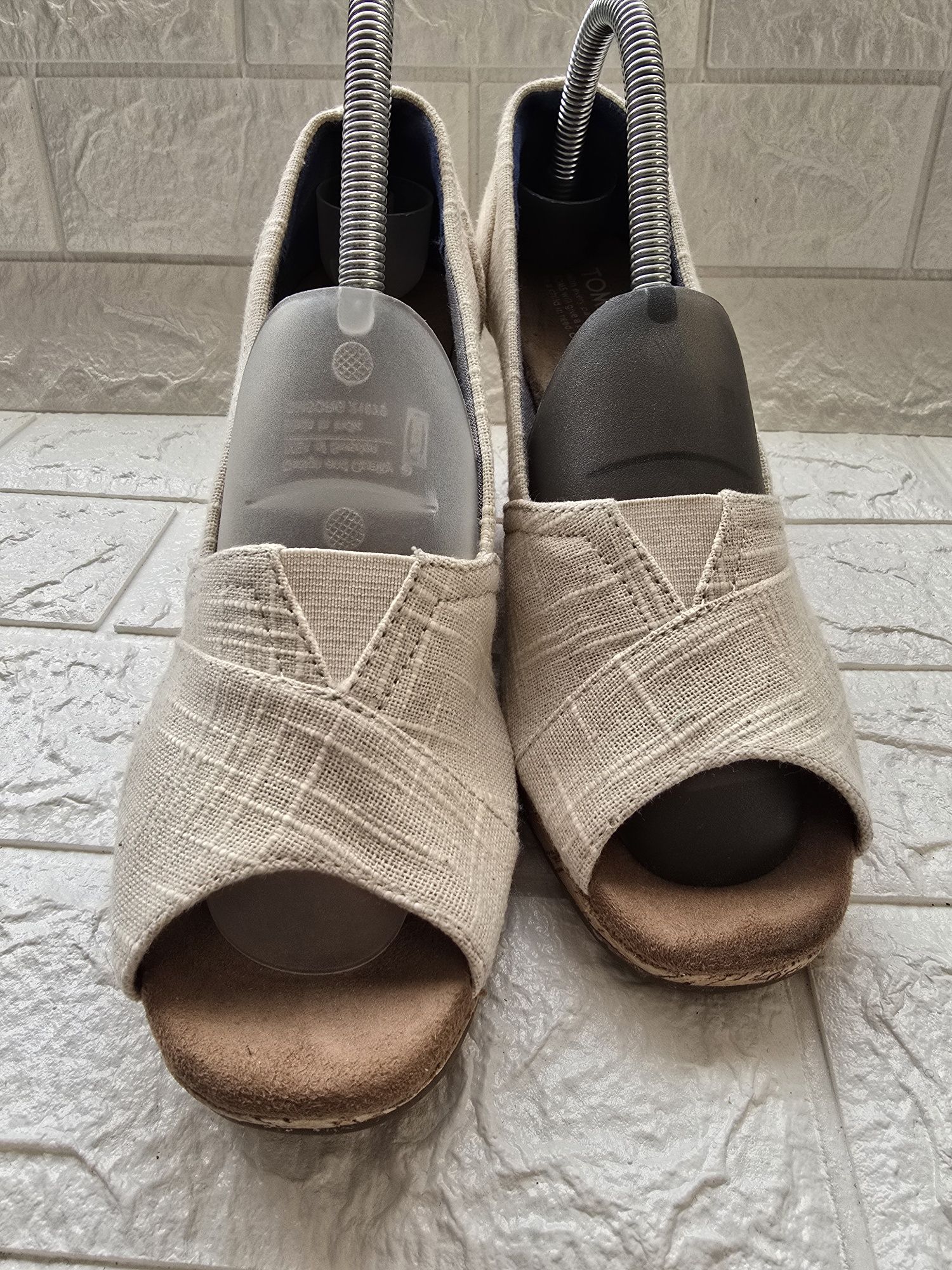Toms koturna korek r.41