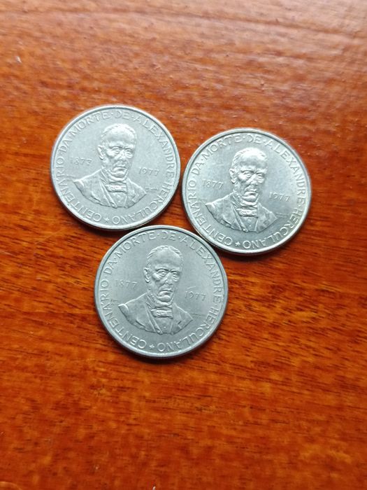 3 moedas de 25 tostões