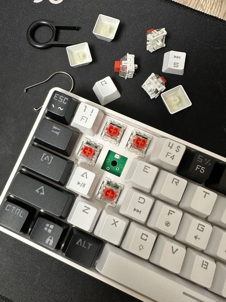 Механічна клавіатура MUCAI MK61 з підсвіткою RGB на червоних світчах