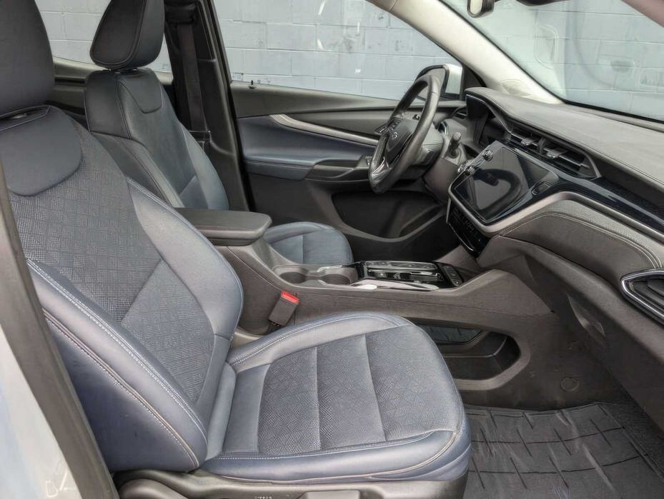 Chevrolet Bolt EUV LT      2022