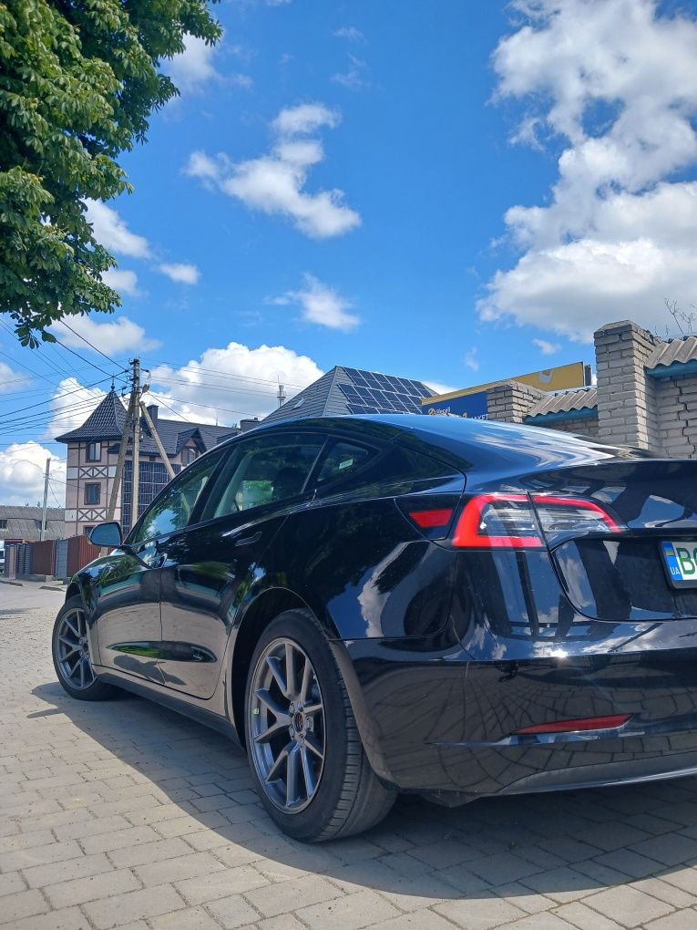Оренда Tesla Model 3 2023р | таксі | подобово