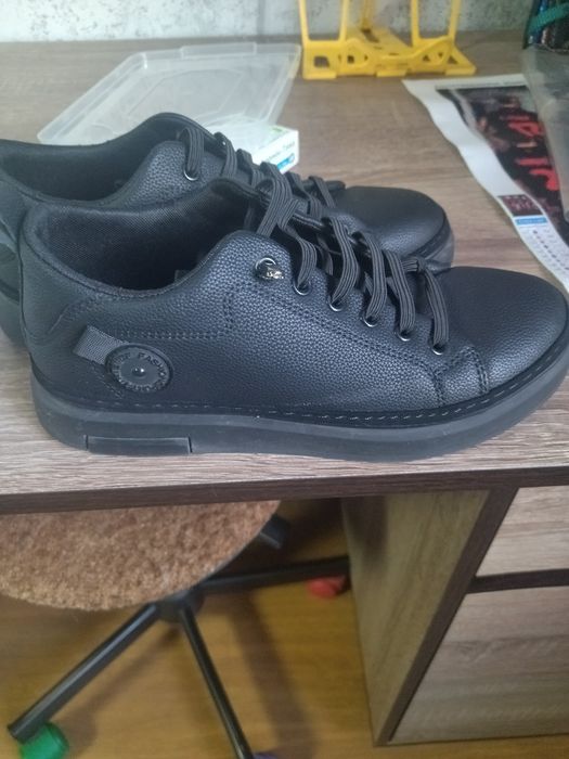 Продам підросткові мокасіни