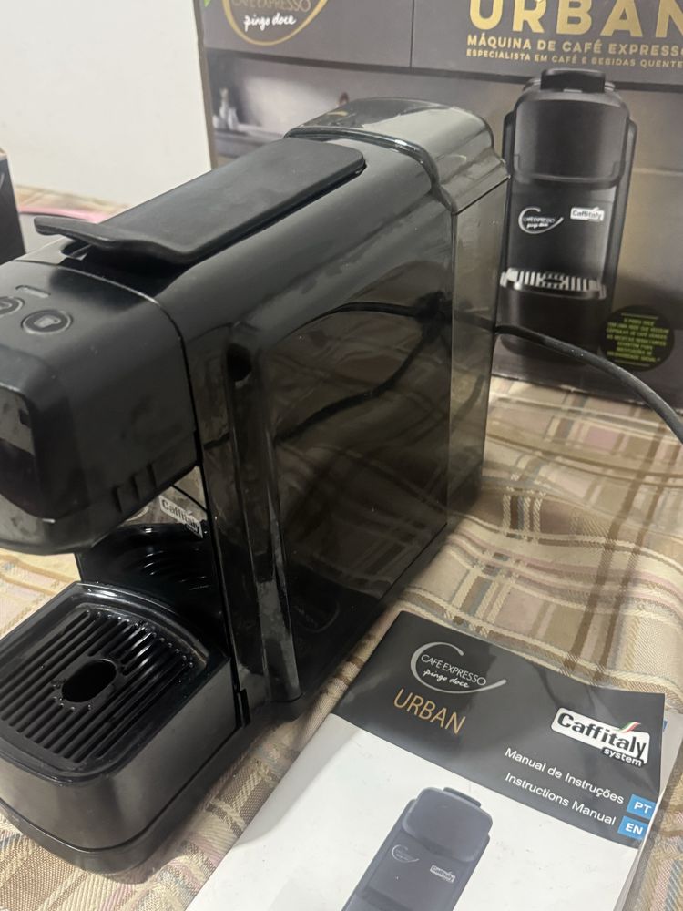 Máquina café Capsulas como nova (Oferta 7 cápsulas)