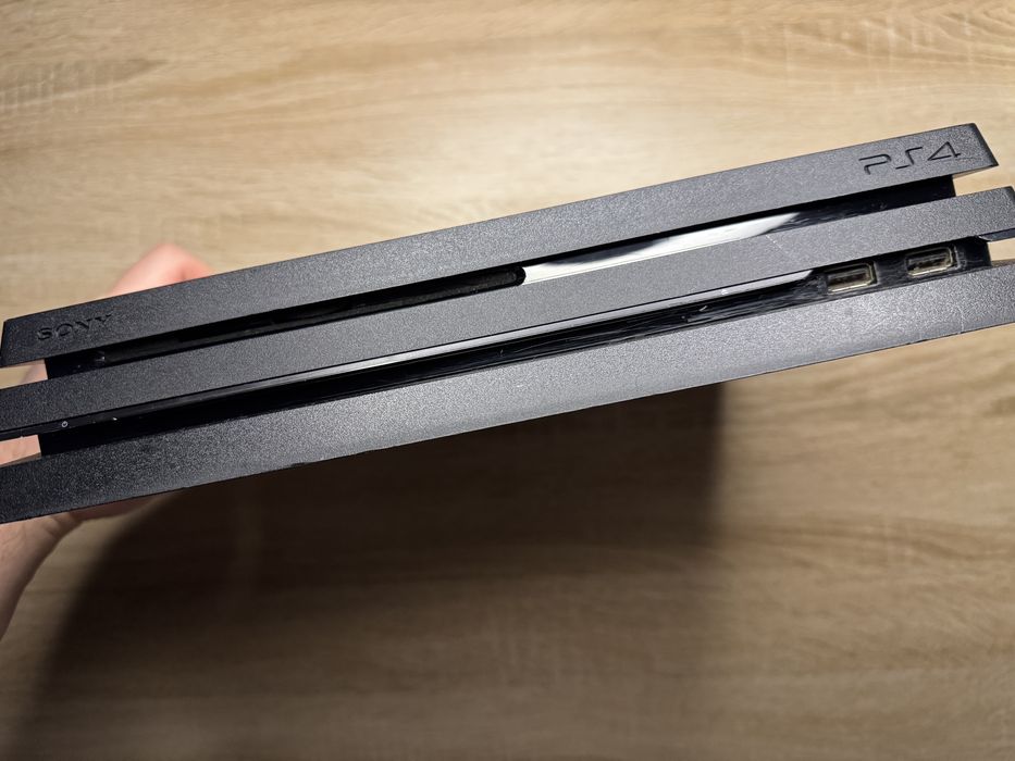Игровая приставка консоль Sony PlayStation PS4 Pro 1tb без геймпада