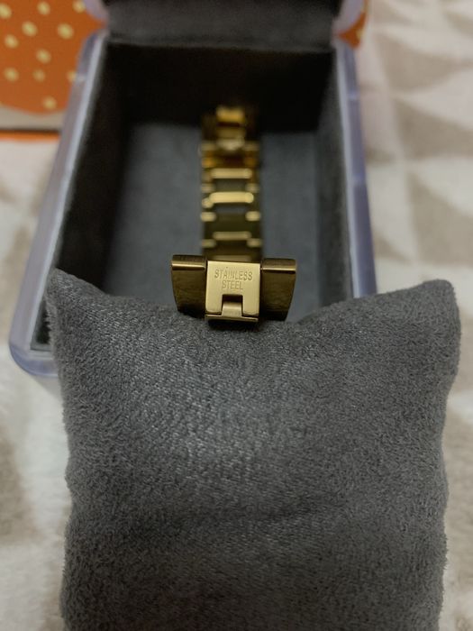 вінтажний годинник від dkny.