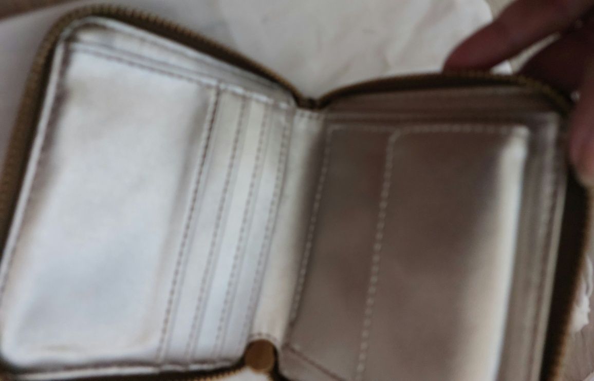 Mala da Guess genuina e com porta moedas igual