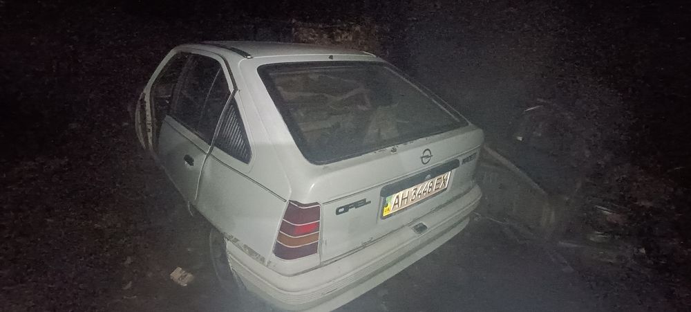 Продам опель кадет.