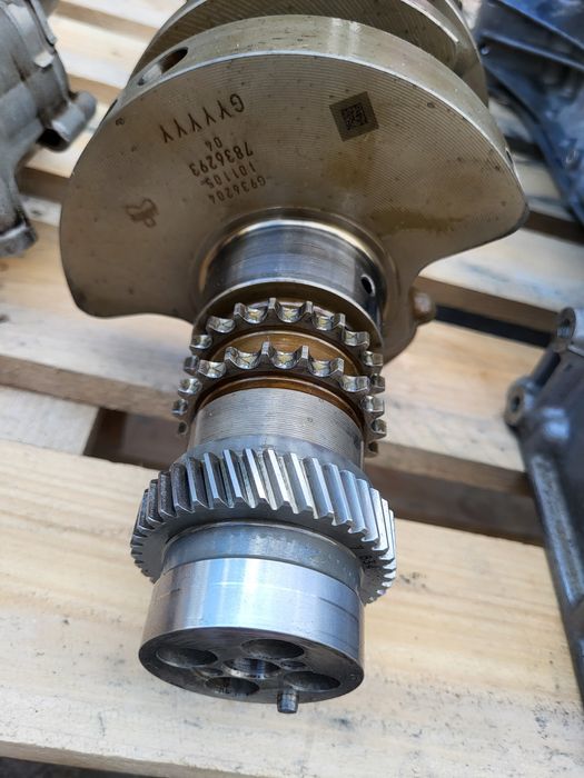 Wał Korbowy Silnika S85B50A bmw m5 e60 m6 e63 e64 v10 507km