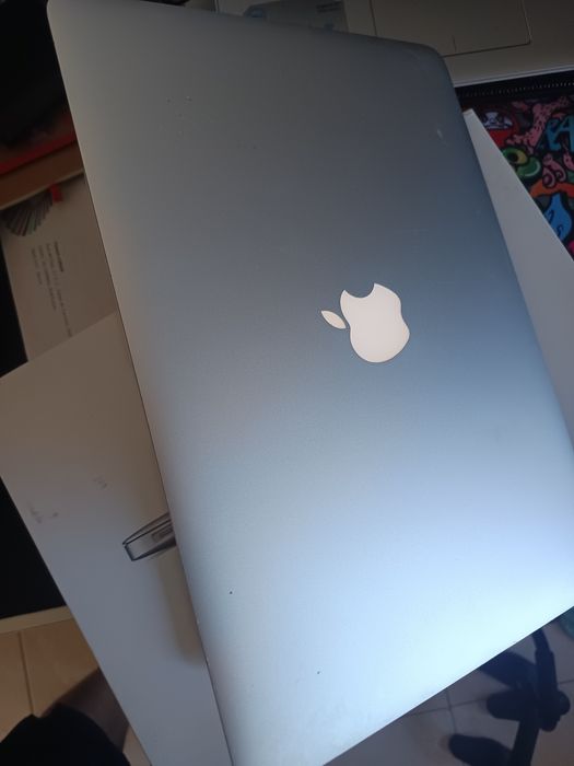 MacBook air core i5, 8gb, SSD 128