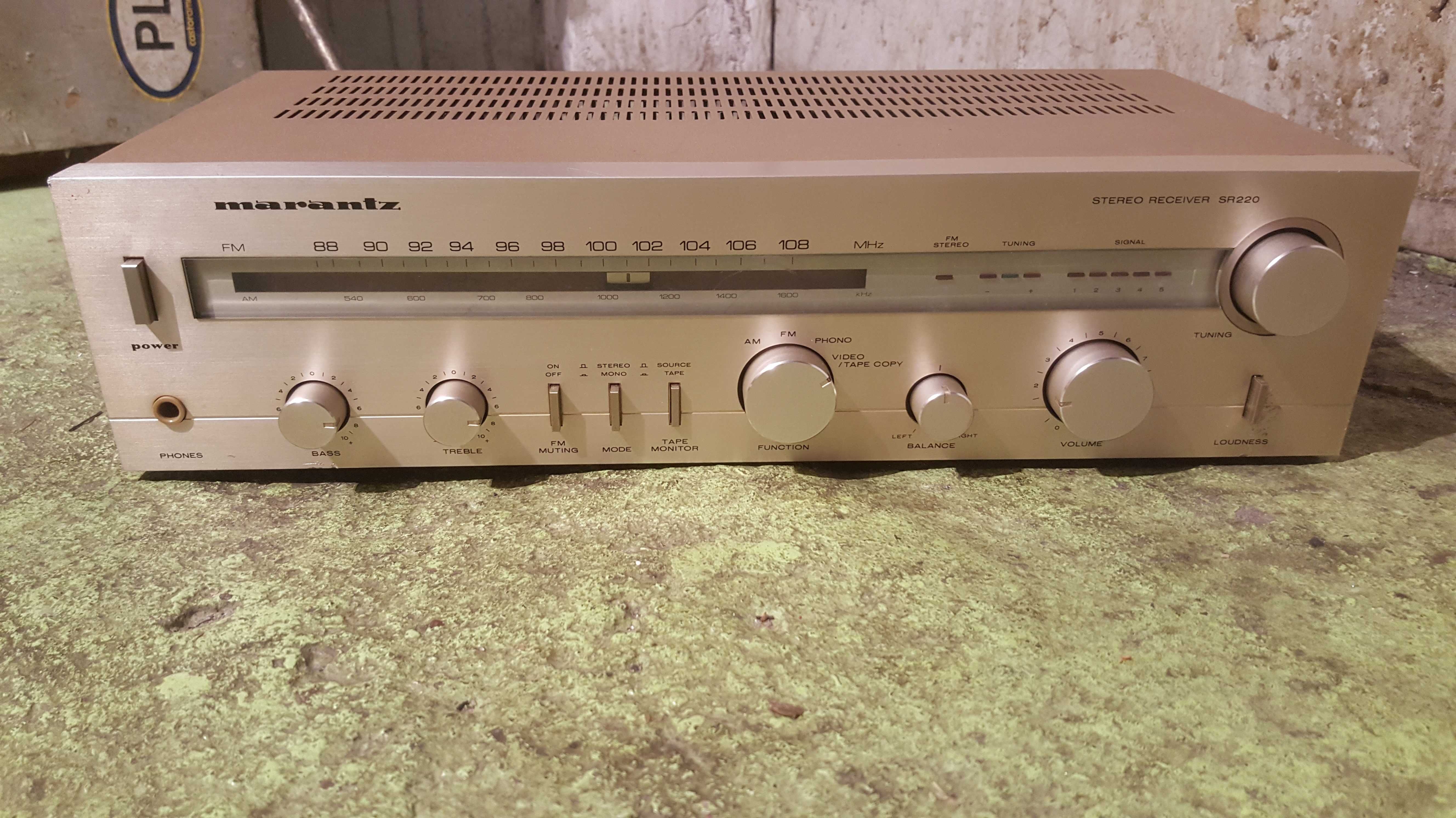 Amplituner Marantz SR 220 ( 1982 rok )