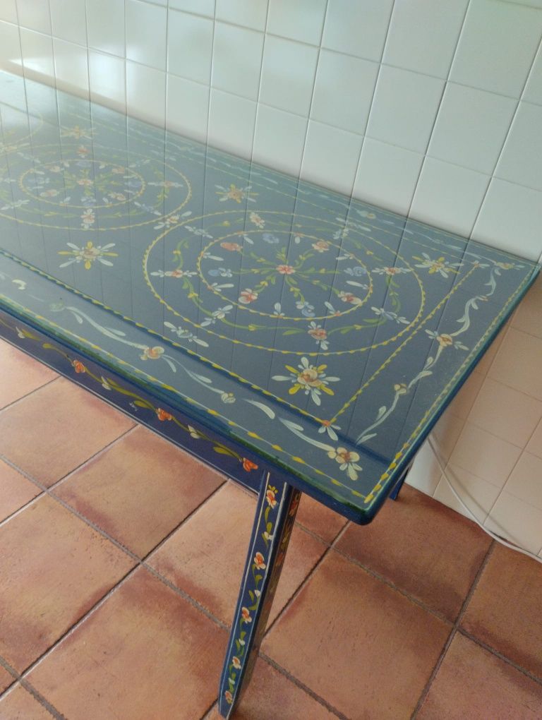 Mesa de Cozinha e Bancos