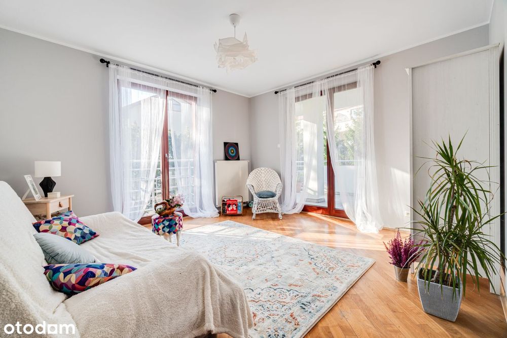 Ciche 2 pokoje, kuchnia z jadalnią, taras, winda