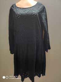 Sukienka haftowana czarna