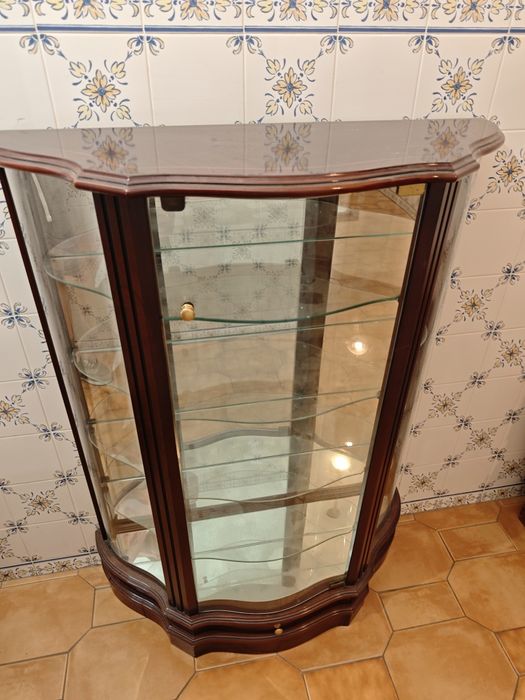 Vendo vitrine como nova