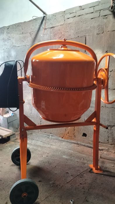 Betoniarka altrad 140l