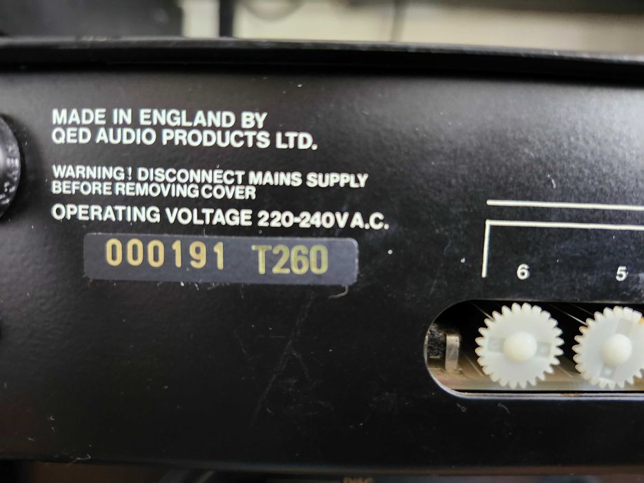 QED T260 Tuner / Sintonizador
