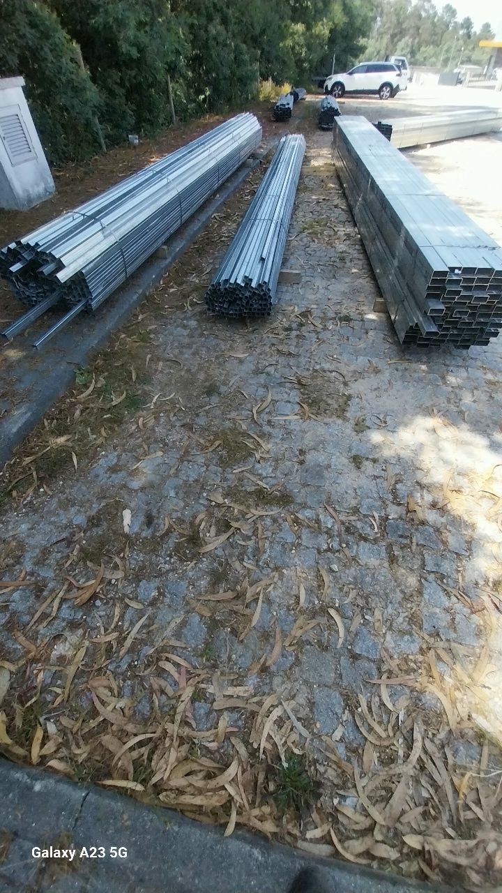 Tubos/ Ferros metálicos 6 metros galvanizados 80×40 com 1.5mm