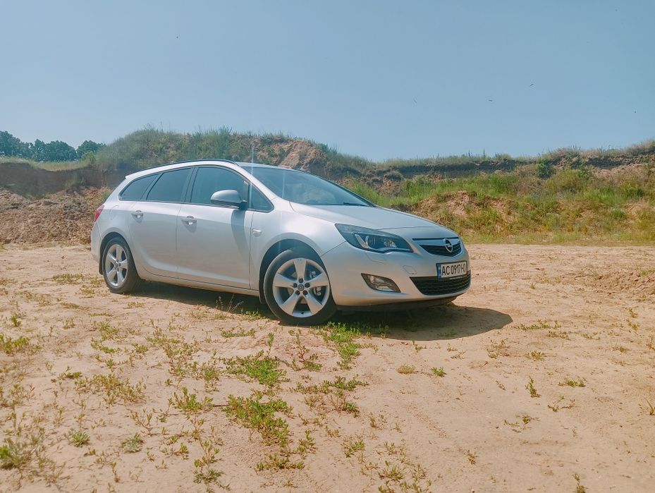 Опель Астра j.2011рік