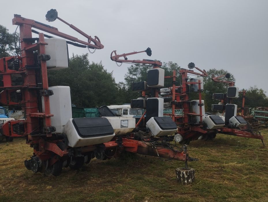 Сівалки точного висіву Massey Ferguson -MF555 12R