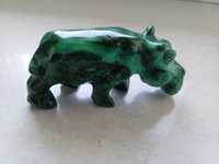 Figurka hipopotama z malachitu
