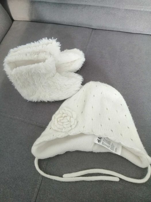 Czapka i niechodki H&M rozmiar 6-9 miesięcy