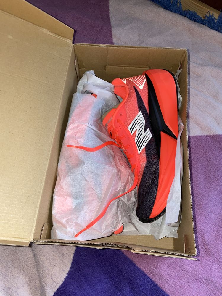 buty biegowe new balance rebel v5 fuelcell czerwono czarne running