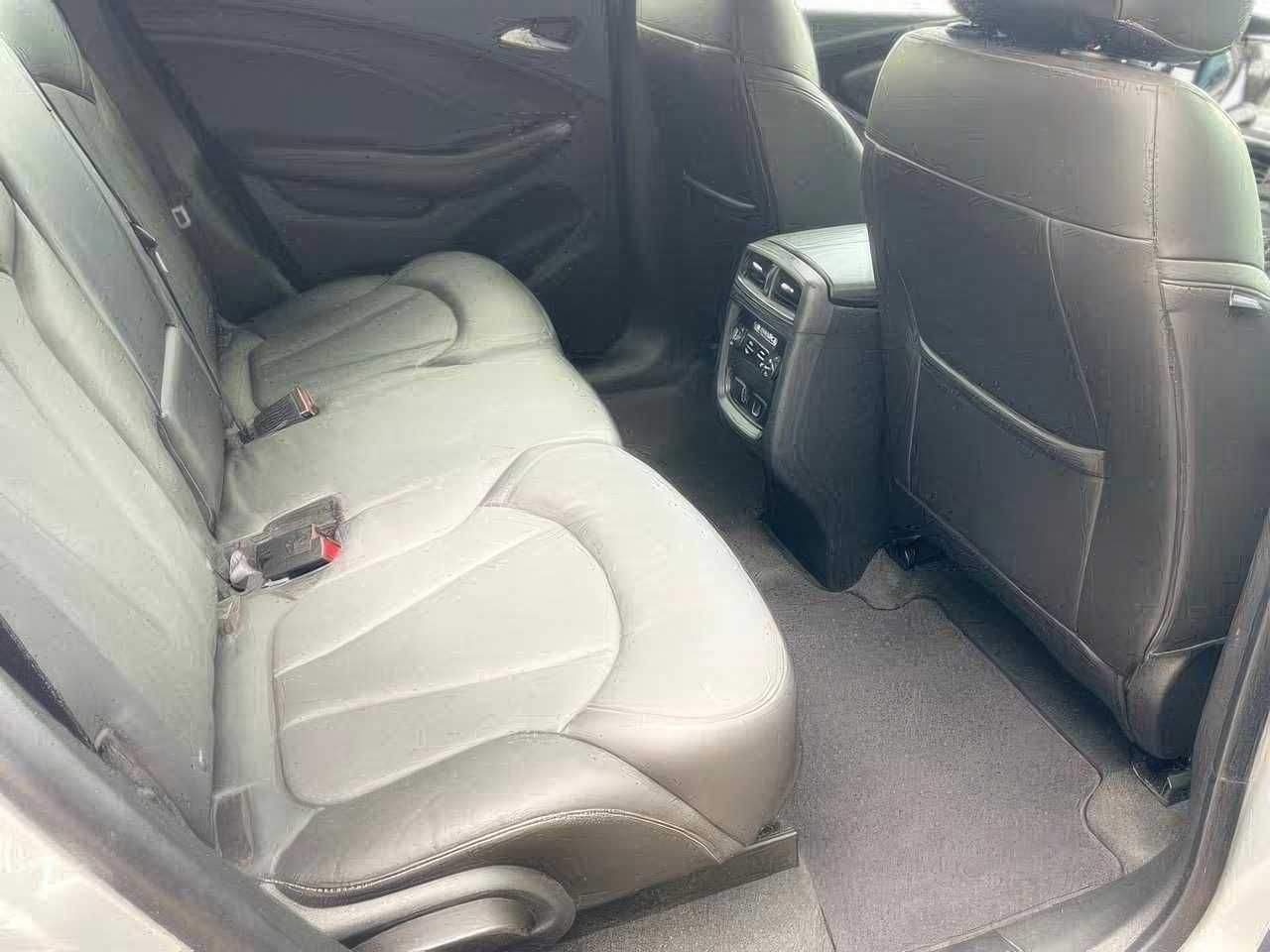 Buick	ENVISION		 	2017