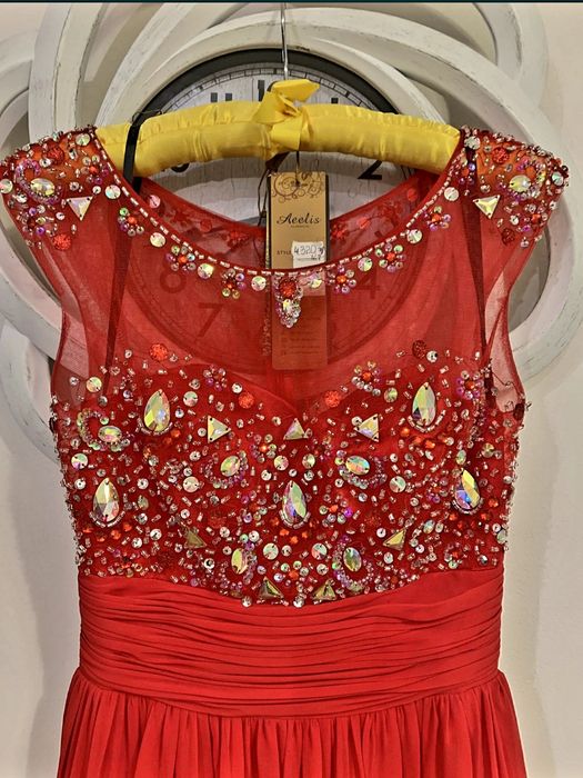 Шикарна випускна сукня