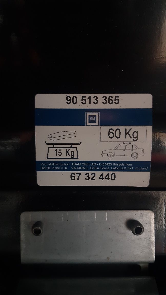 Caixa bagageira para barras de tejadilho
