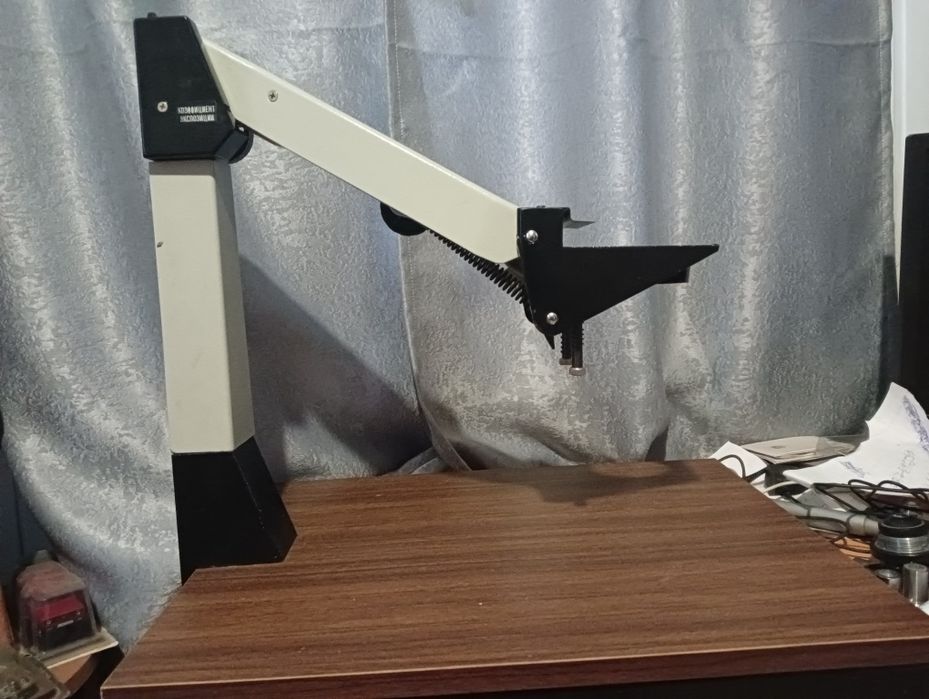 Продам штатив від фотозбільшувача для микроскопа