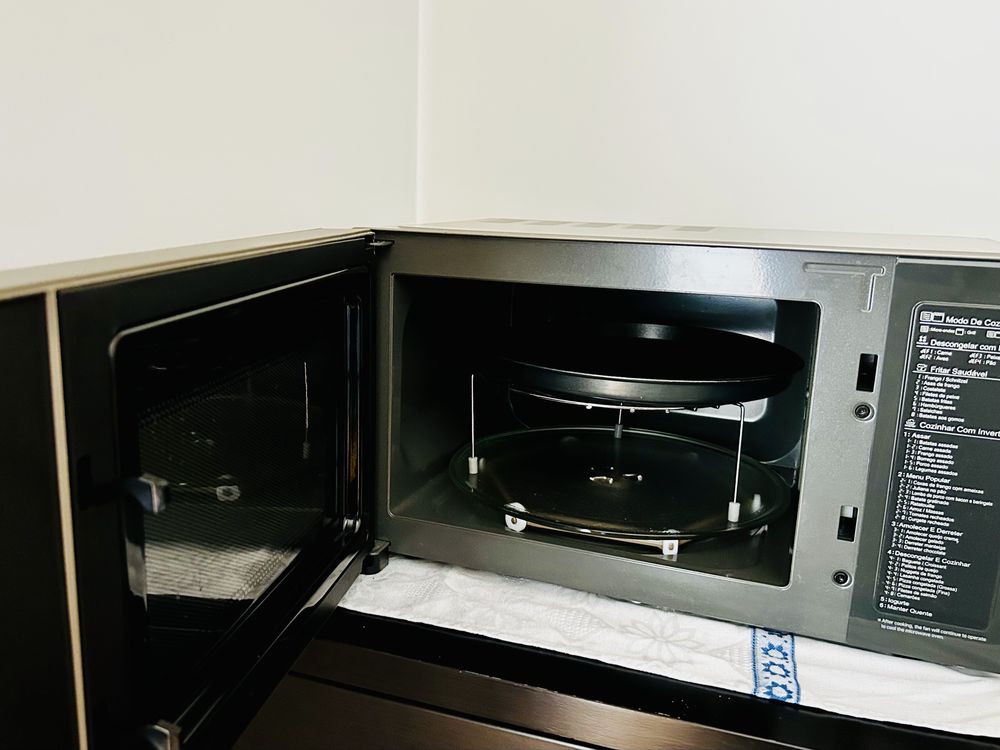 Micro-ondas LG NeoChef MH6565CPS (25 L - Com Grill - Inox)
