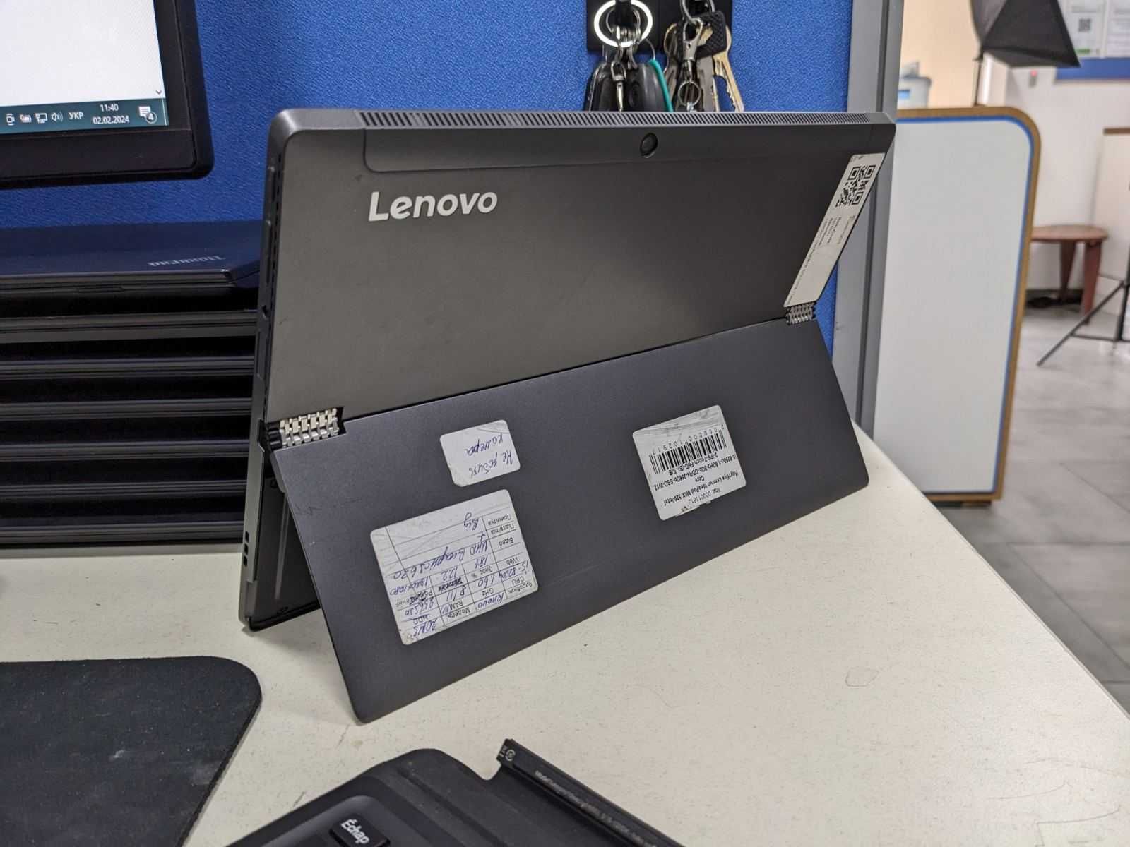 планшет на віндовсі Lenovo IdeaPad MIIX 520