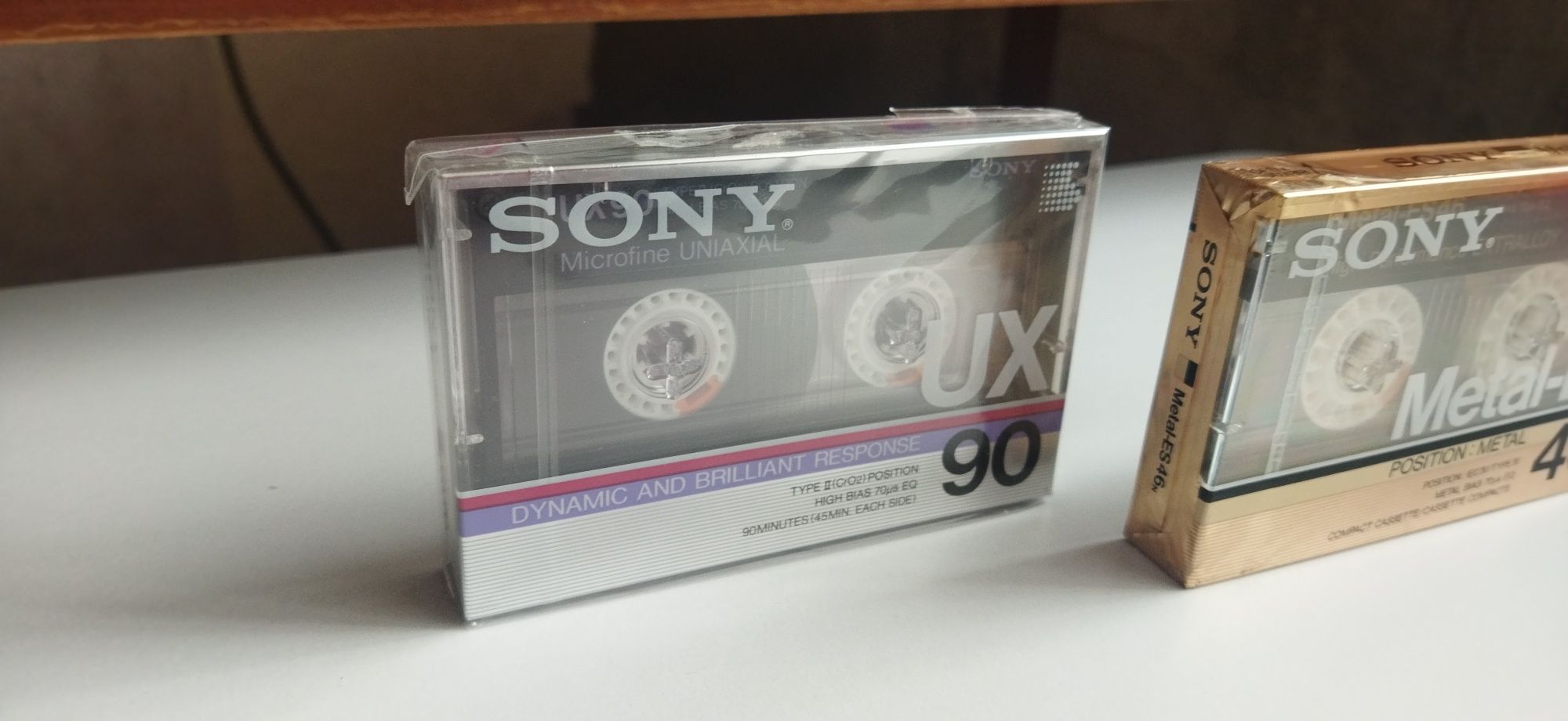 SONY Metal ES46 і SONY UX90