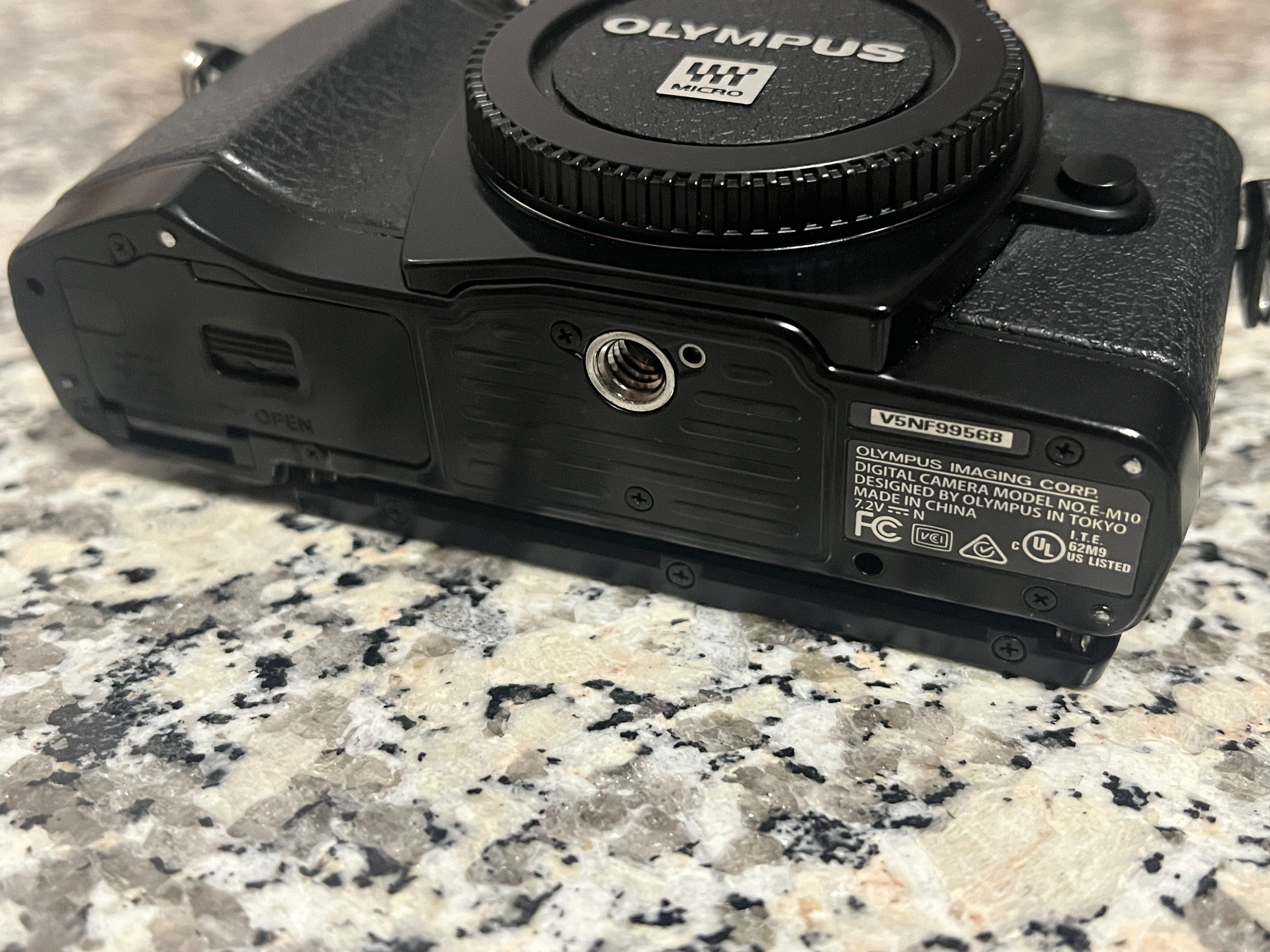 Olympus OM-D E-M10