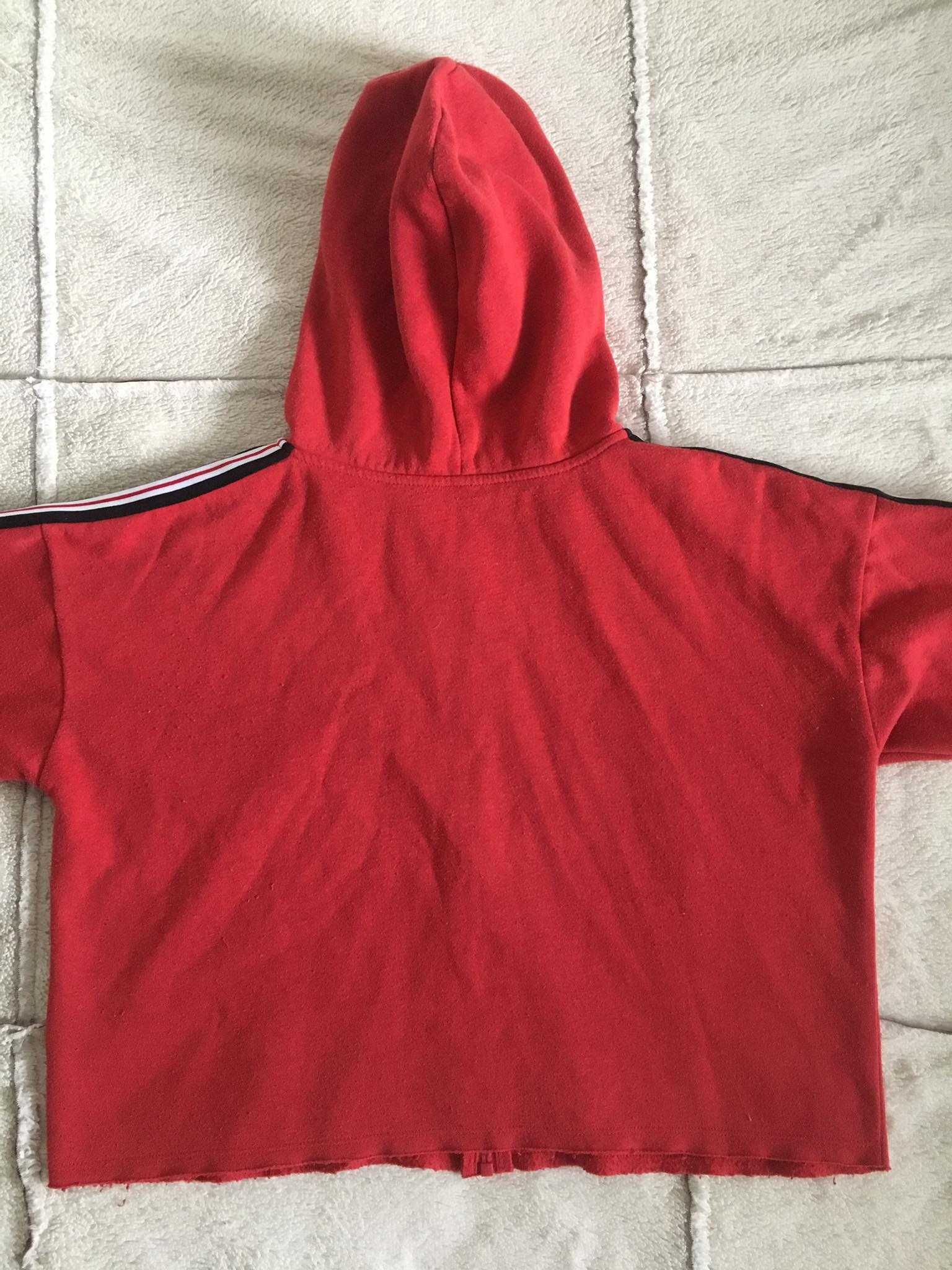 Czerwona bluza rozpinana z kapturem Terranova